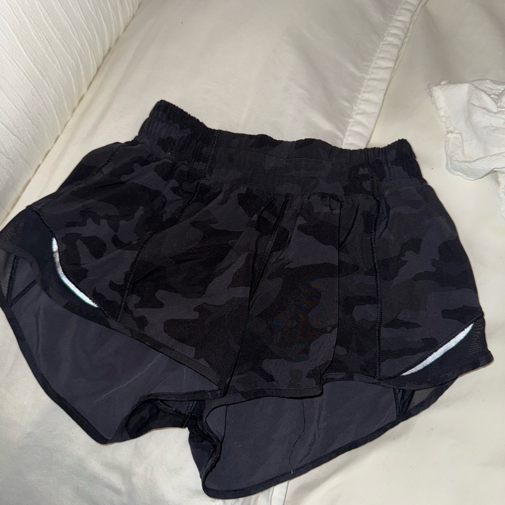 Lululemon hotty hot running shorts